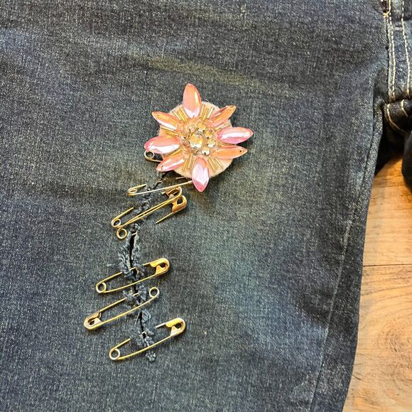 Y2K Unique Jeans Bebe Medium Patchwork Safety Pin Charm 2000s 1 of 1 Handmade - Picture 10 of 12